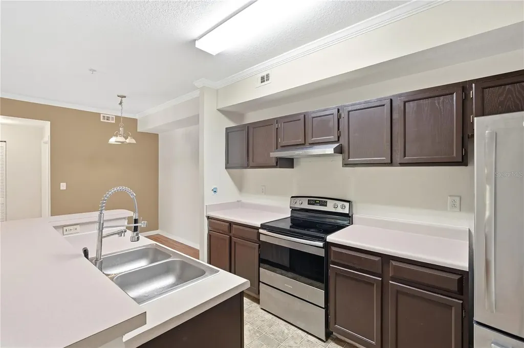 5618 Pinnacle Heights Circle Tampa FL 33624