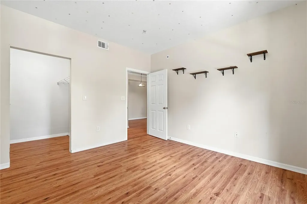 5618 Pinnacle Heights Circle Tampa FL 33624
