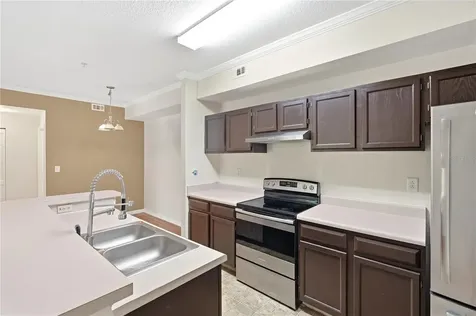 5618 Pinnacle Heights Circle Tampa FL 33624