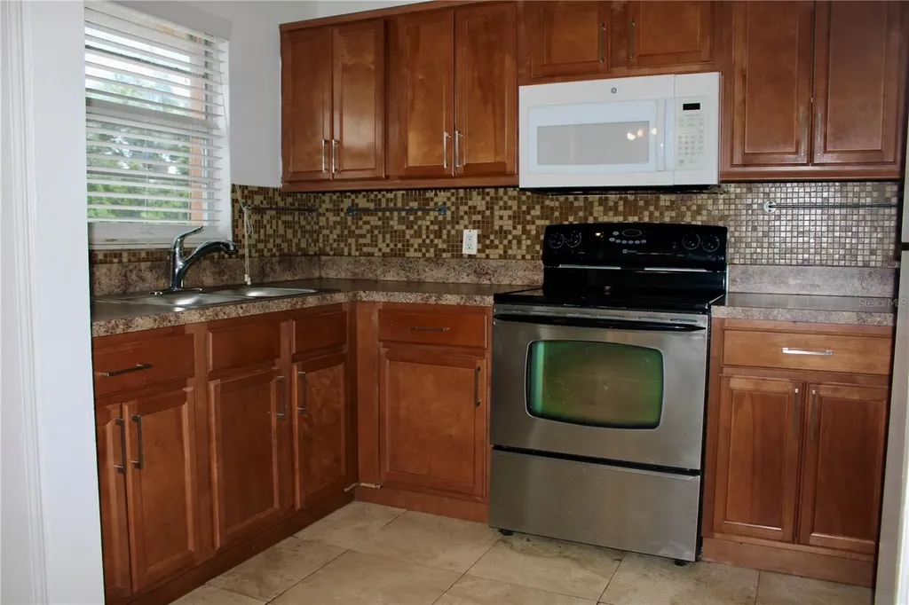 1819 Michigan Avenue Kissimmee FL 34744