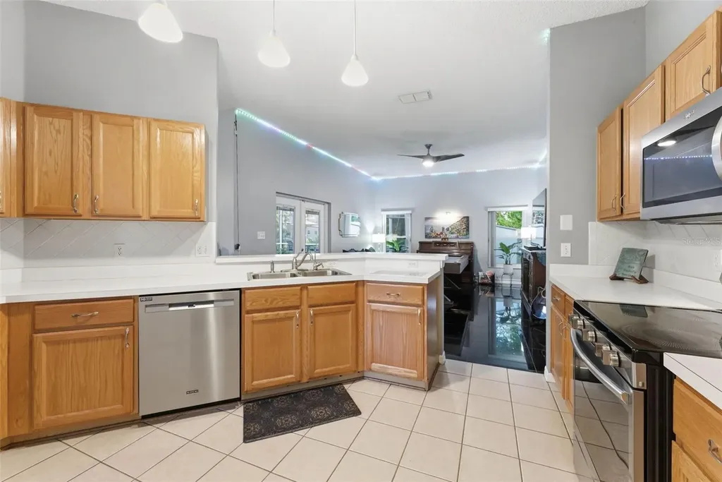 1813 Crosswell Court Orlando FL 32837
