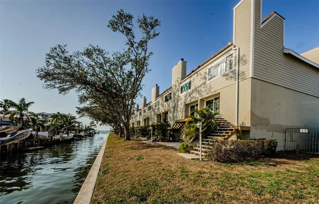 433 S Paula Drive Dunedin FL 34698