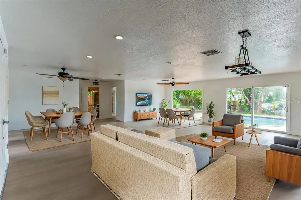 3225 Rosery Road NE Largo FL 33771