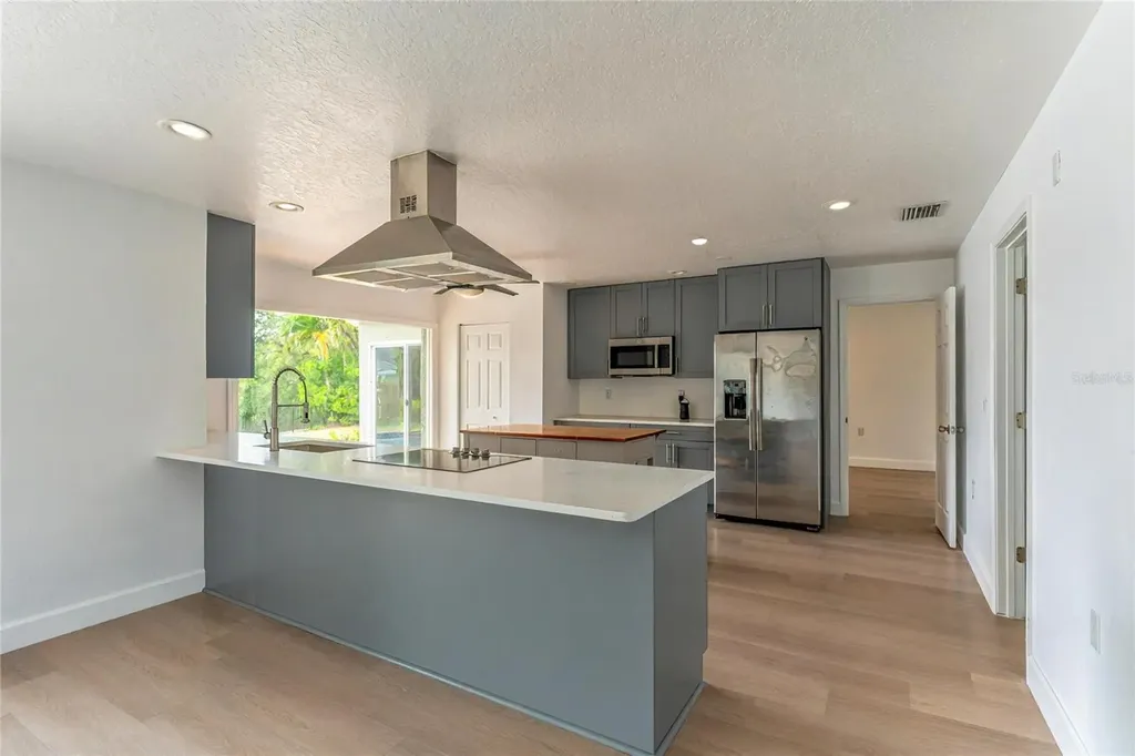 3225 Rosery Road NE Largo FL 33771