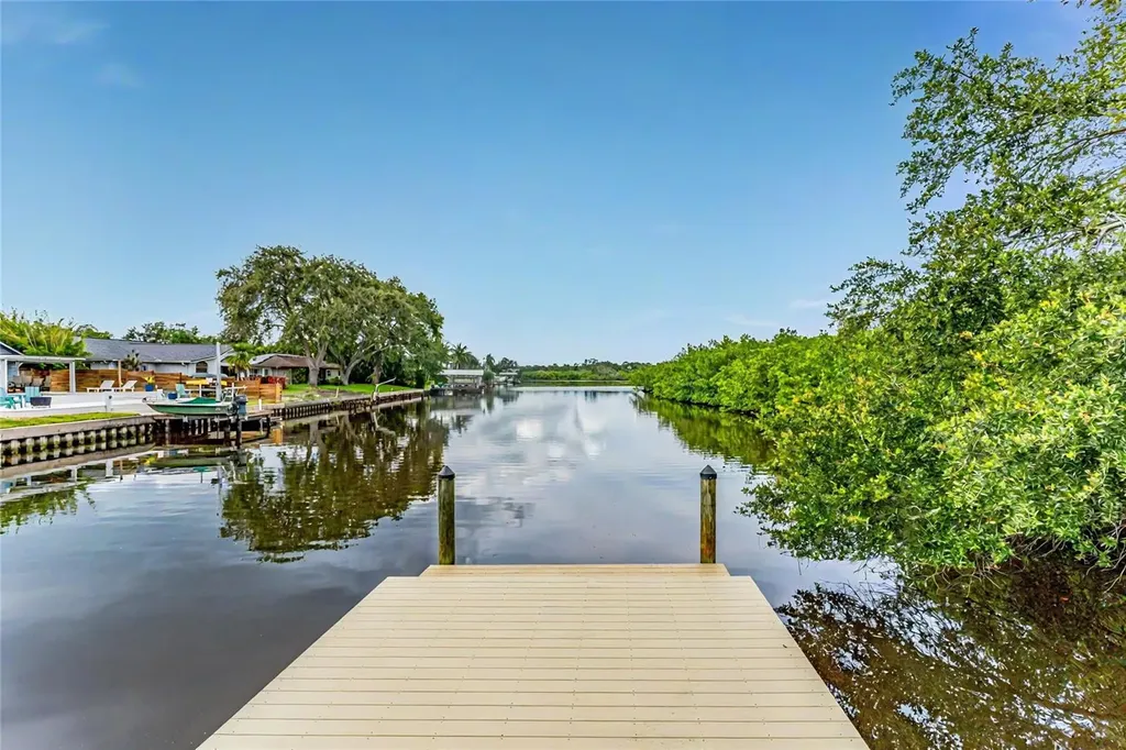 3225 Rosery Road NE Largo FL 33771
