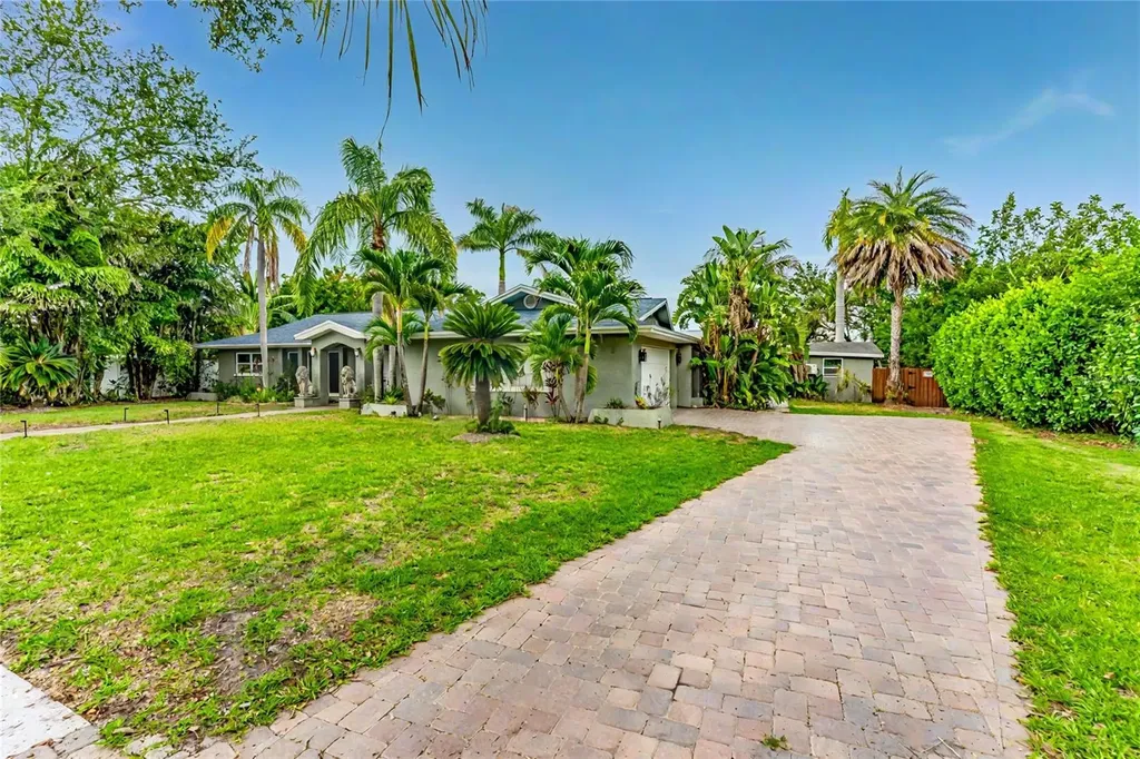 3225 Rosery Road NE Largo FL 33771