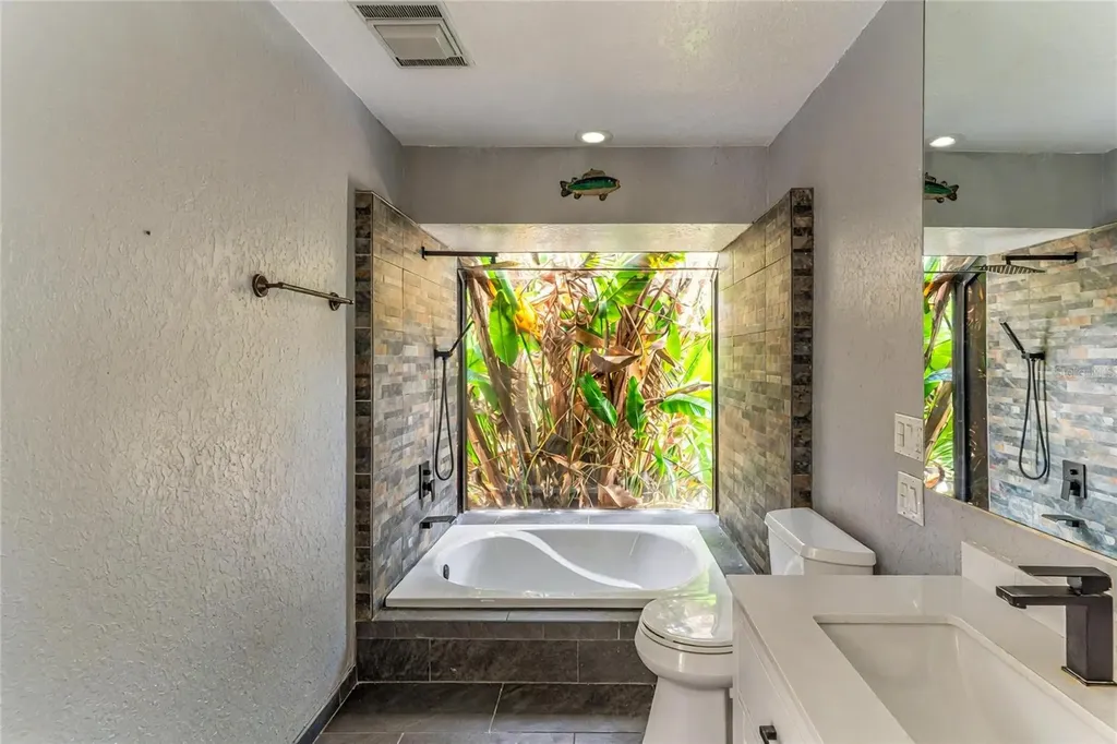 3225 Rosery Road NE Largo FL 33771