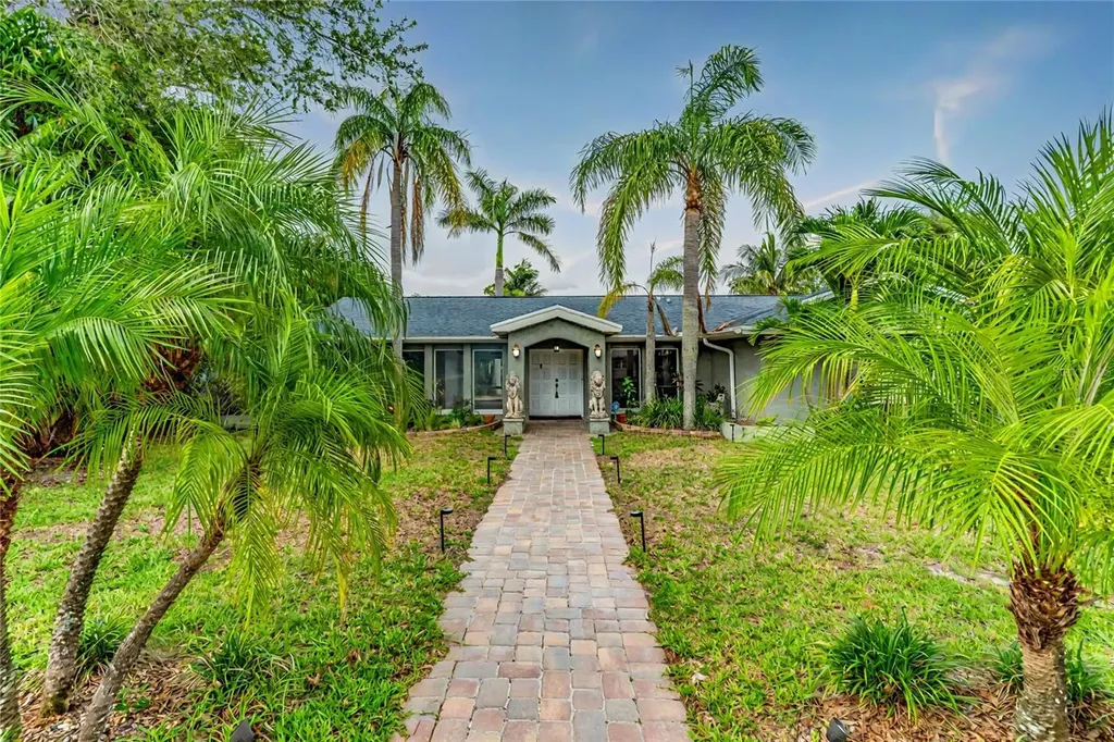 3225 Rosery Road NE Largo FL 33771