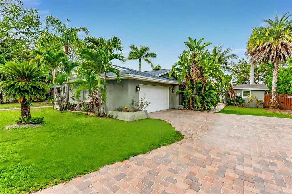3225 Rosery Road NE Largo FL 33771