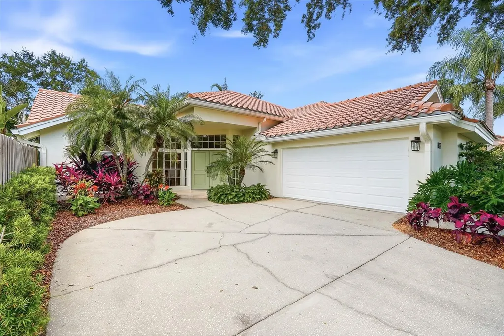 812 Live Oak Terrace NE St Petersburg FL 33703