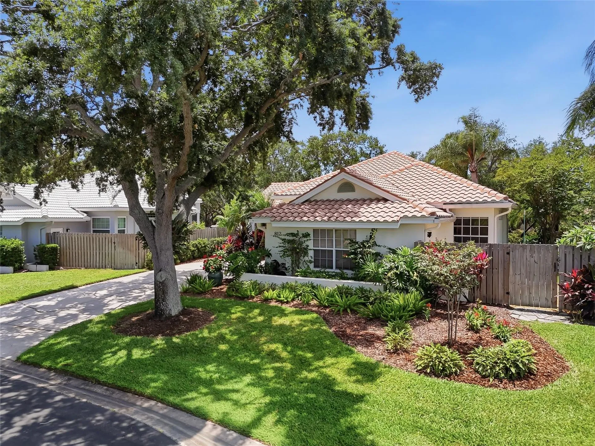 812 Live Oak Terrace NE St Petersburg FL 33703