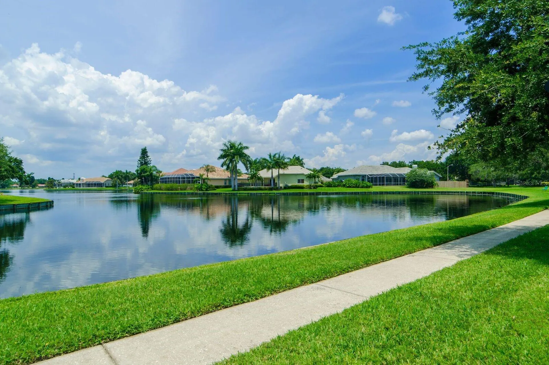 812 Live Oak Terrace NE St Petersburg FL 33703