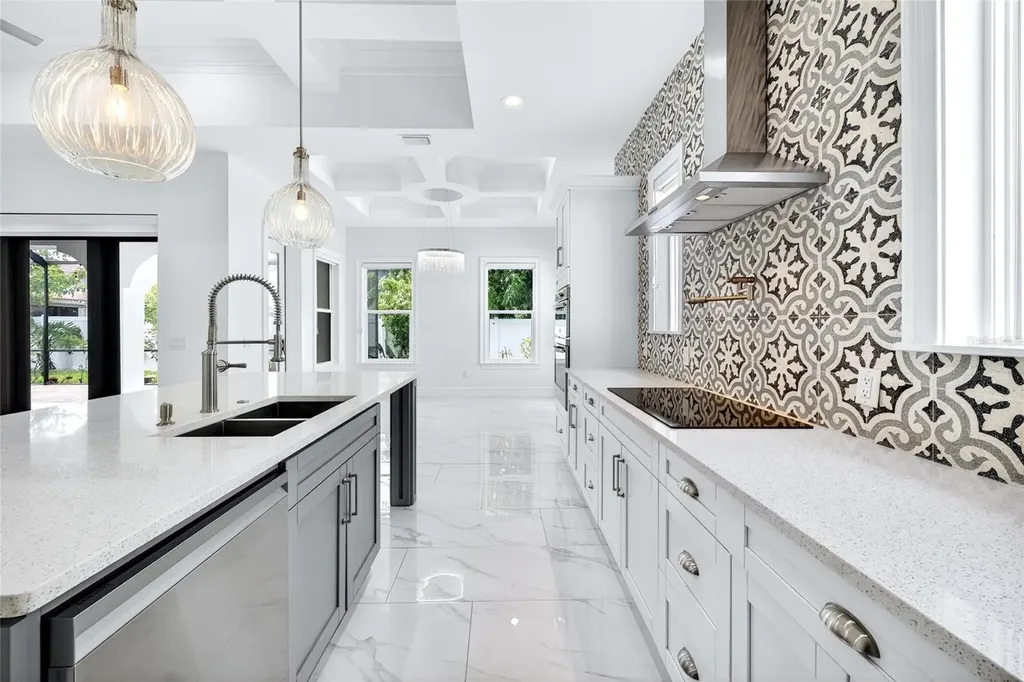 3013 W North B Street Tampa FL 33609