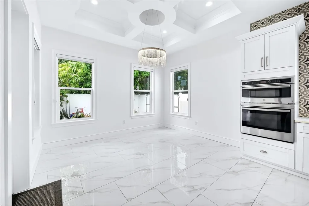 3013 W North B Street Tampa FL 33609