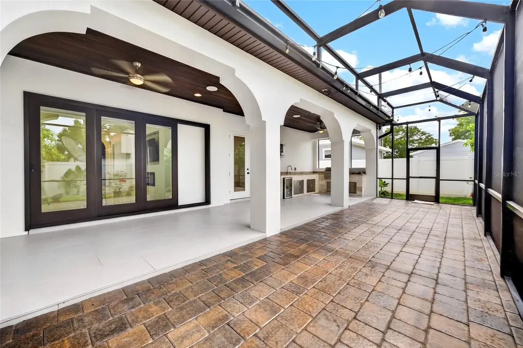 3013 W North B Street Tampa FL 33609