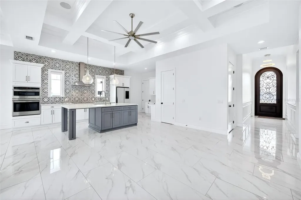3013 W North B Street Tampa FL 33609