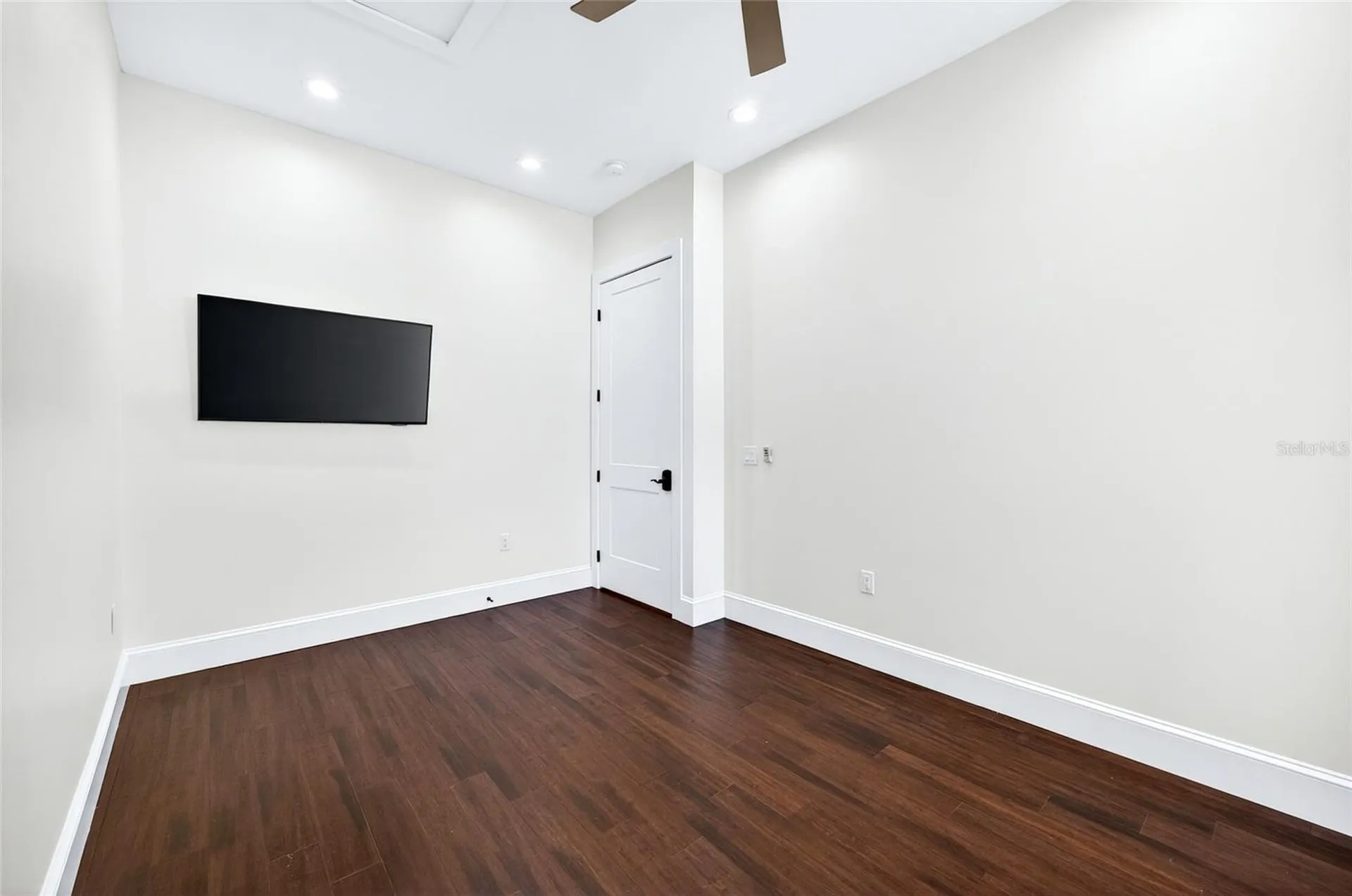 3013 W North B Street Tampa FL 33609
