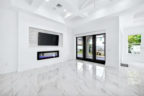 3013 W North B Street Tampa FL 33609