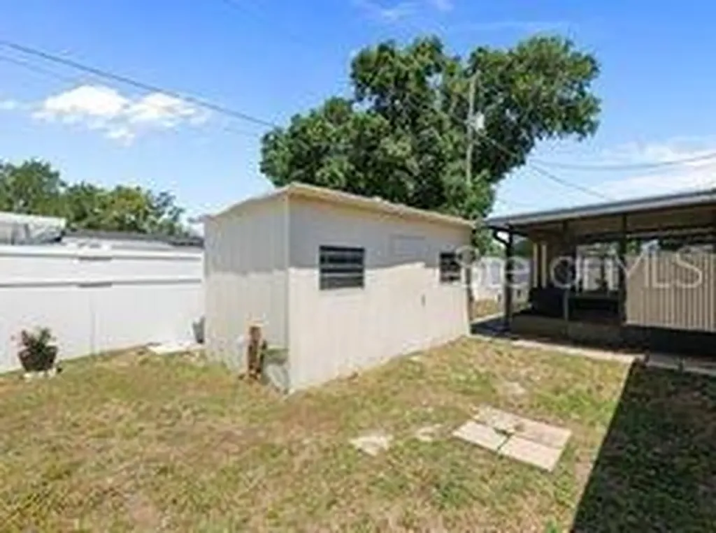 7806 N Gomez Avenue Tampa FL 33614