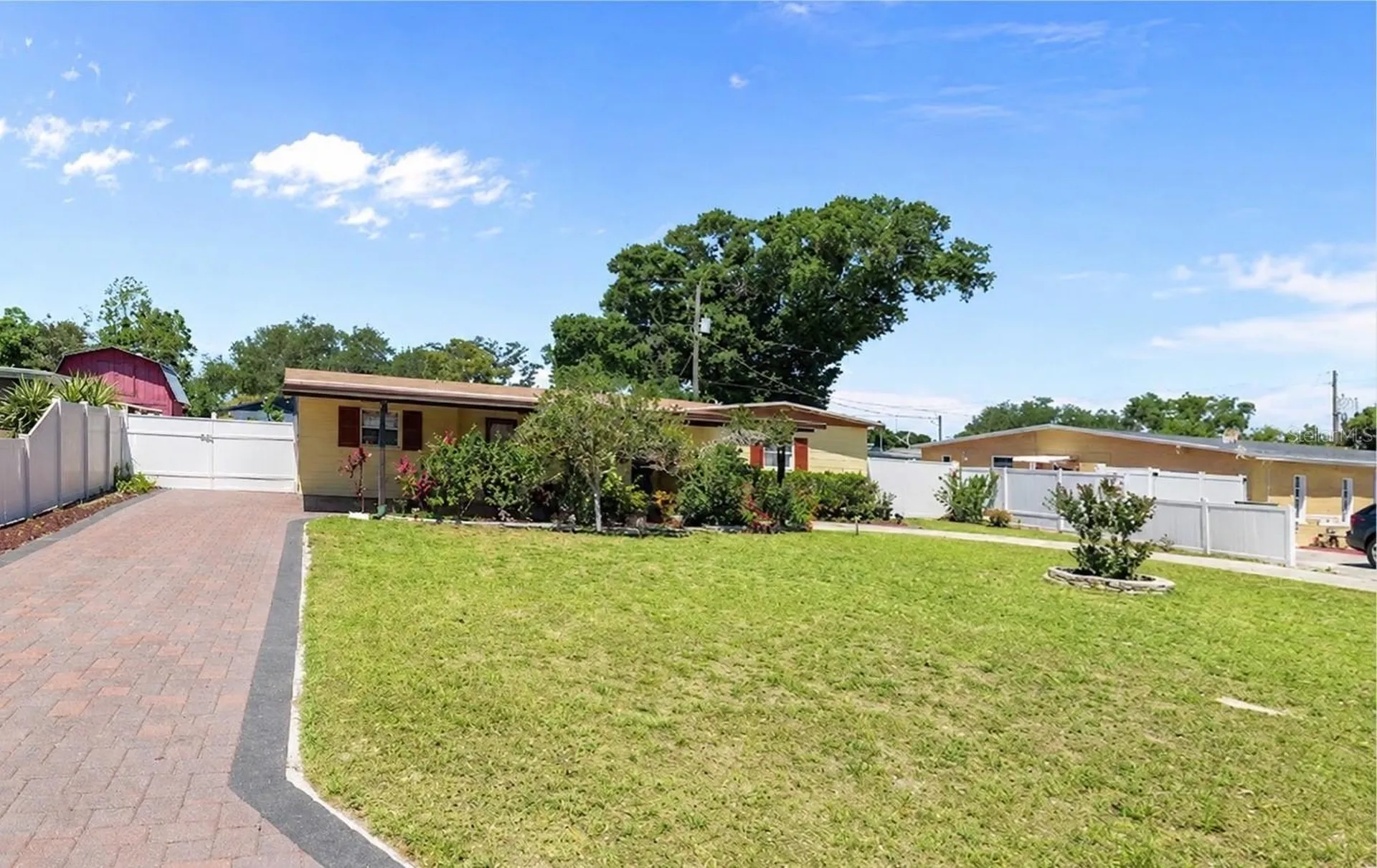 7806 N Gomez Avenue Tampa FL 33614
