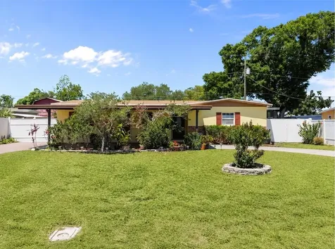 7806 N Gomez Avenue Tampa FL 33614