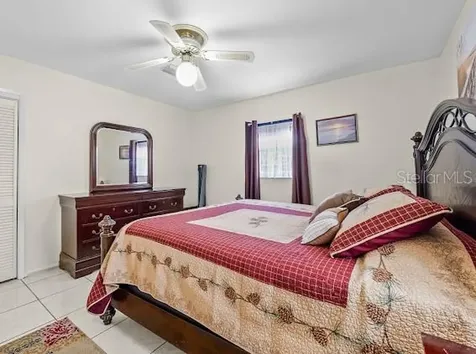 7806 N Gomez Avenue Tampa FL 33614