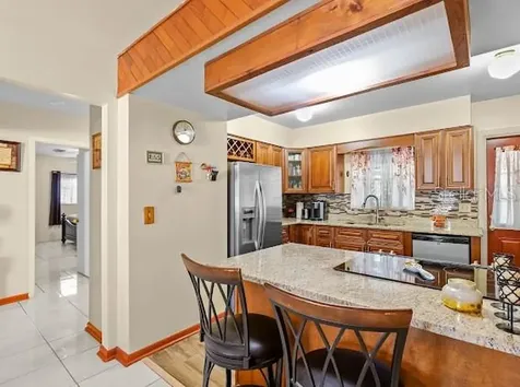 7806 N Gomez Avenue Tampa FL 33614