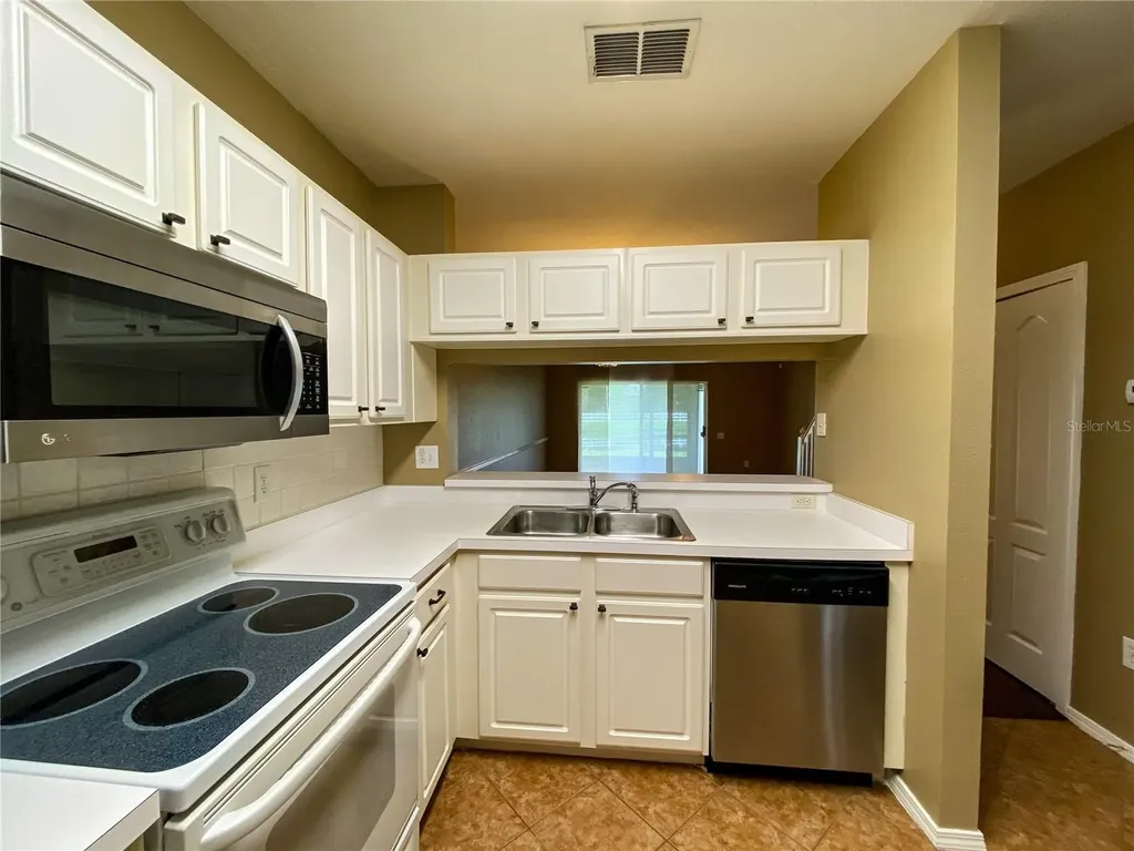 30305 Lacledes Lane Wesley Chapel FL 33543