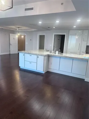 450 Knights Run Avenue Tampa FL 33602