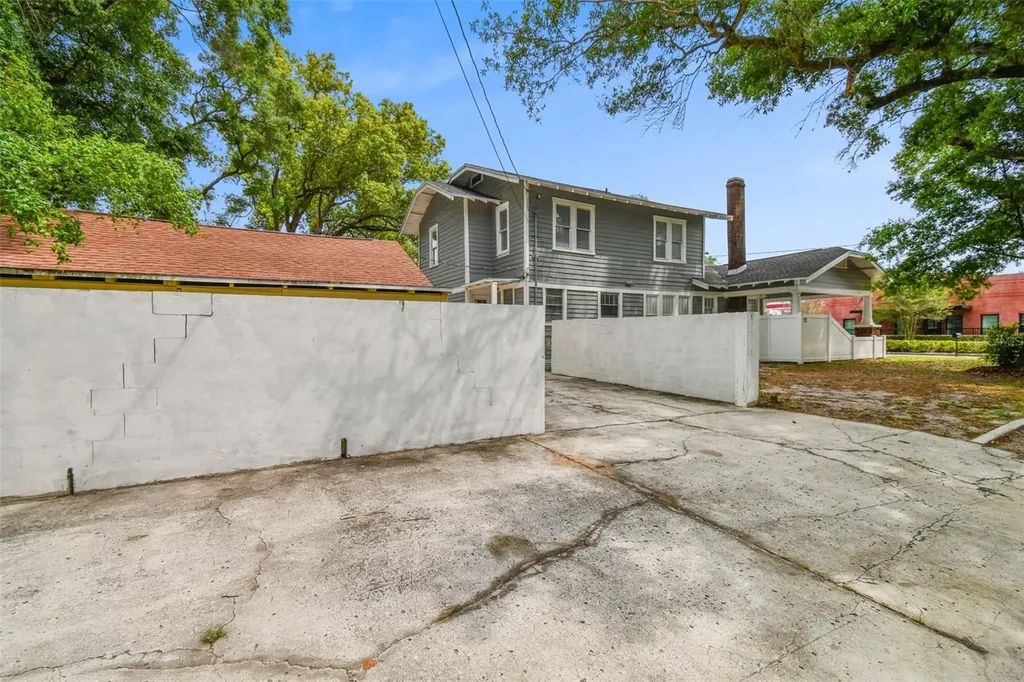 6810 N Navin Avenue Tampa FL 33604