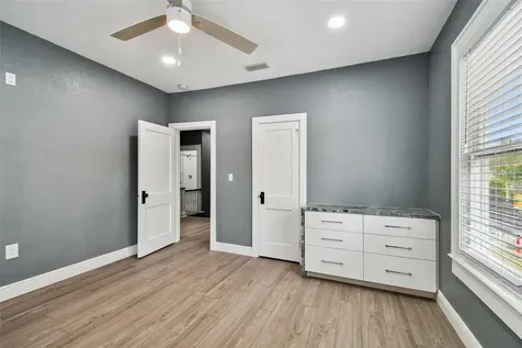 6810 N Navin Avenue Tampa FL 33604