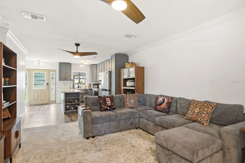 7327 Winchester Drive Tampa FL 33615