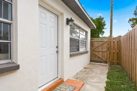 7327 Winchester Drive Tampa FL 33615