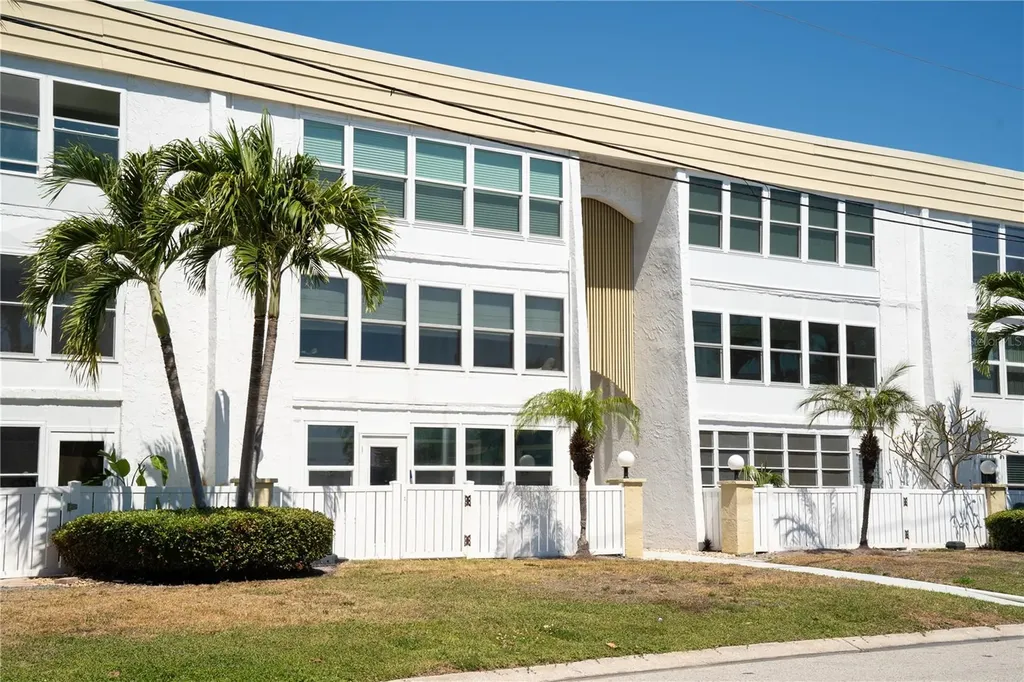 661 Poinsettia Avenue Clearwater Beach FL 33767