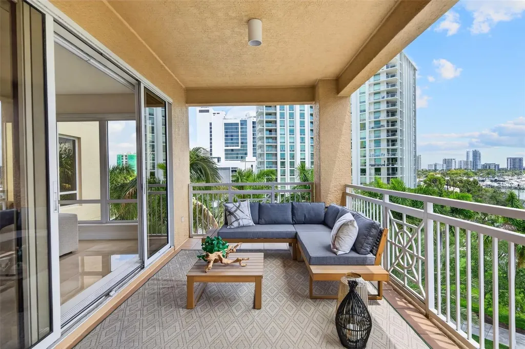 35 Watergate Drive Sarasota FL 34236
