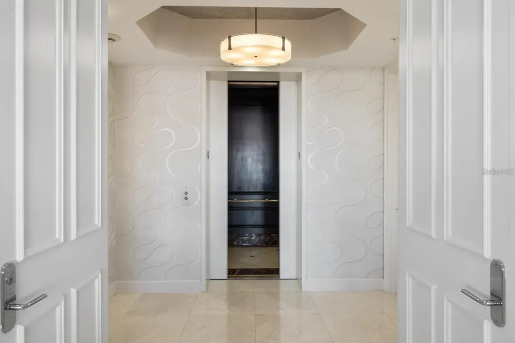 35 Watergate Drive Sarasota FL 34236