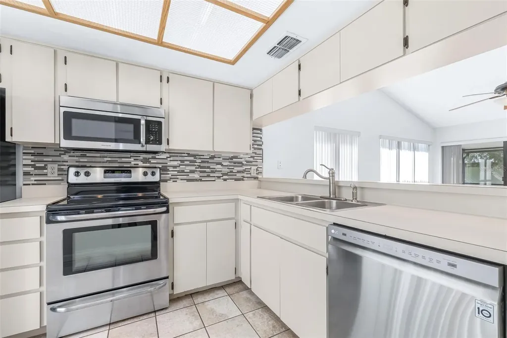 709 Oak Park Place Brandon FL 33511