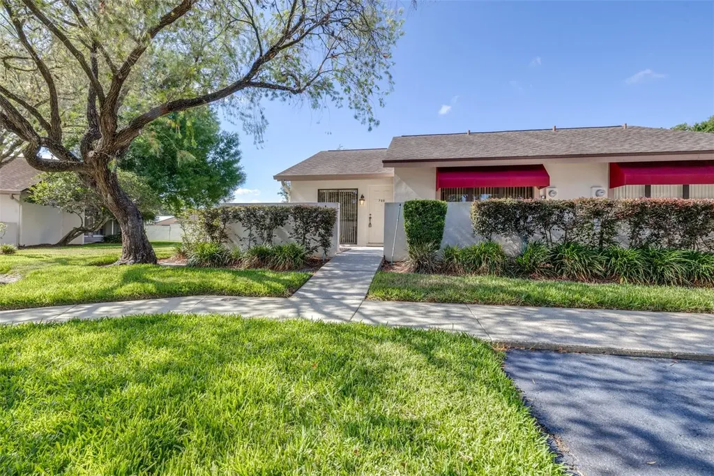 709 Oak Park Place Brandon FL 33511