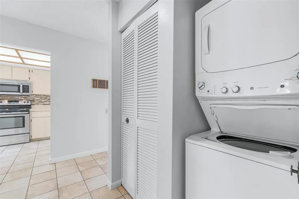 709 Oak Park Place Brandon FL 33511