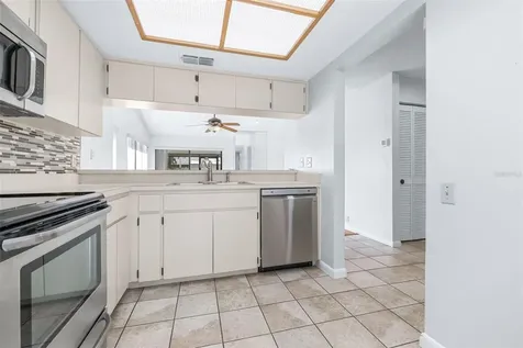 709 Oak Park Place Brandon FL 33511