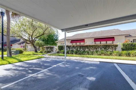 709 Oak Park Place Brandon FL 33511