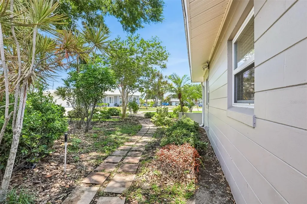 11589 64th Terrace Seminole FL 33772