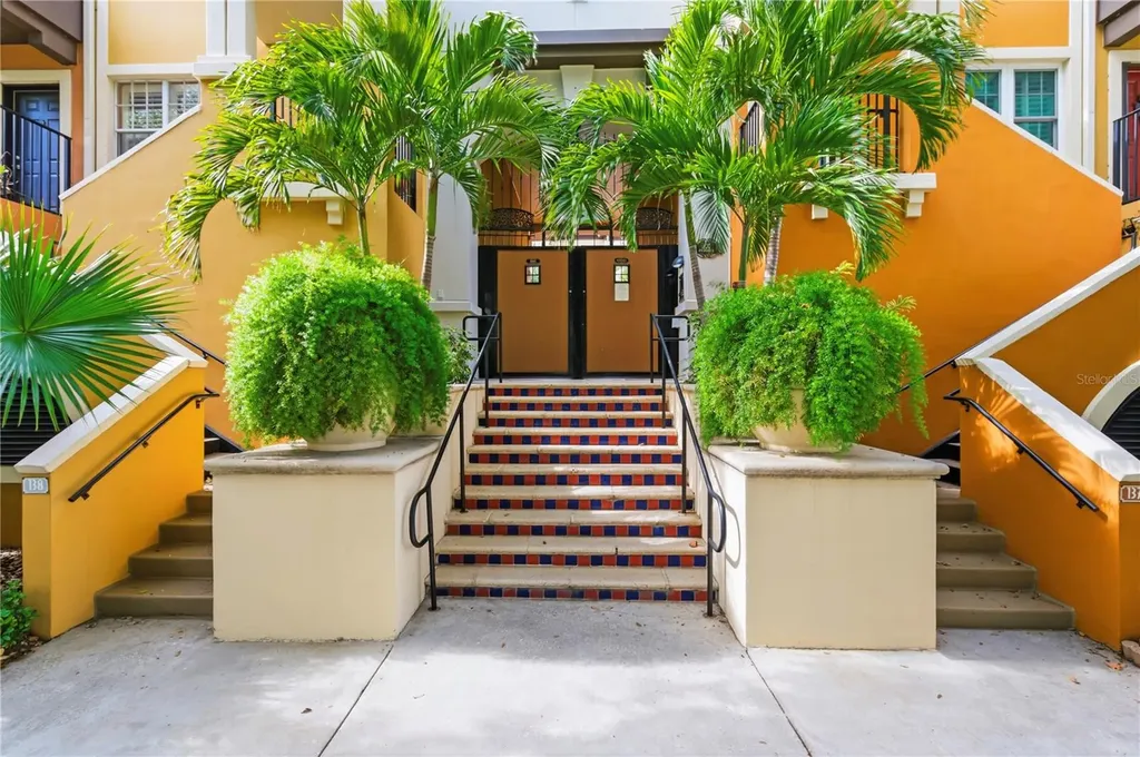 200 4th Avenue S St Petersburg FL 33701