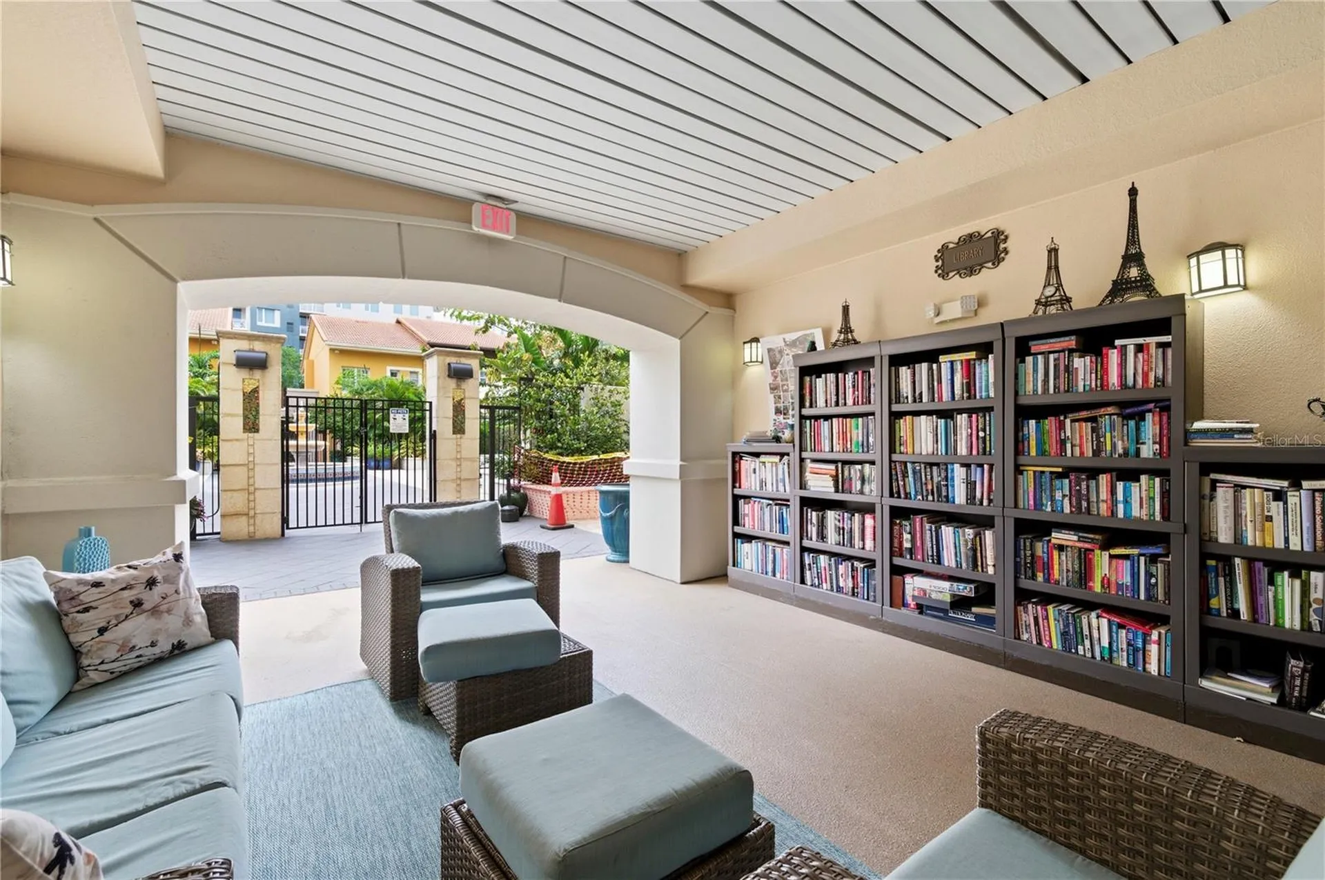200 4th Avenue S St Petersburg FL 33701