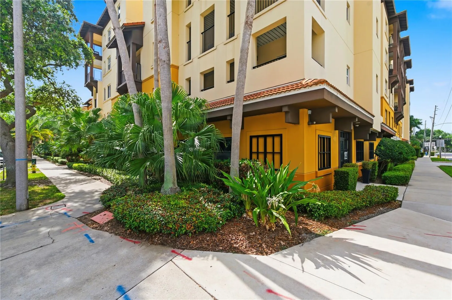 200 4th Avenue S St Petersburg FL 33701