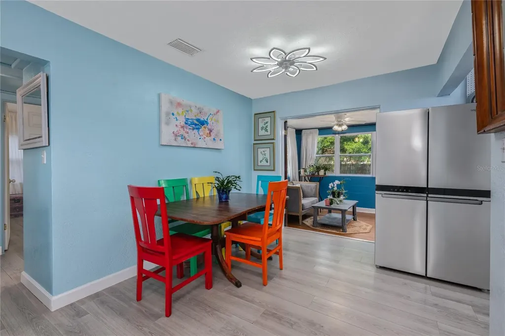 2702 S Shine Avenue Orlando FL 32806