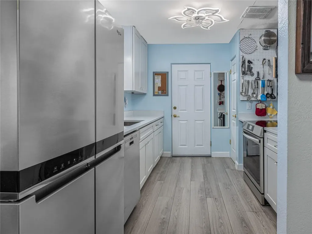 2702 S Shine Avenue Orlando FL 32806