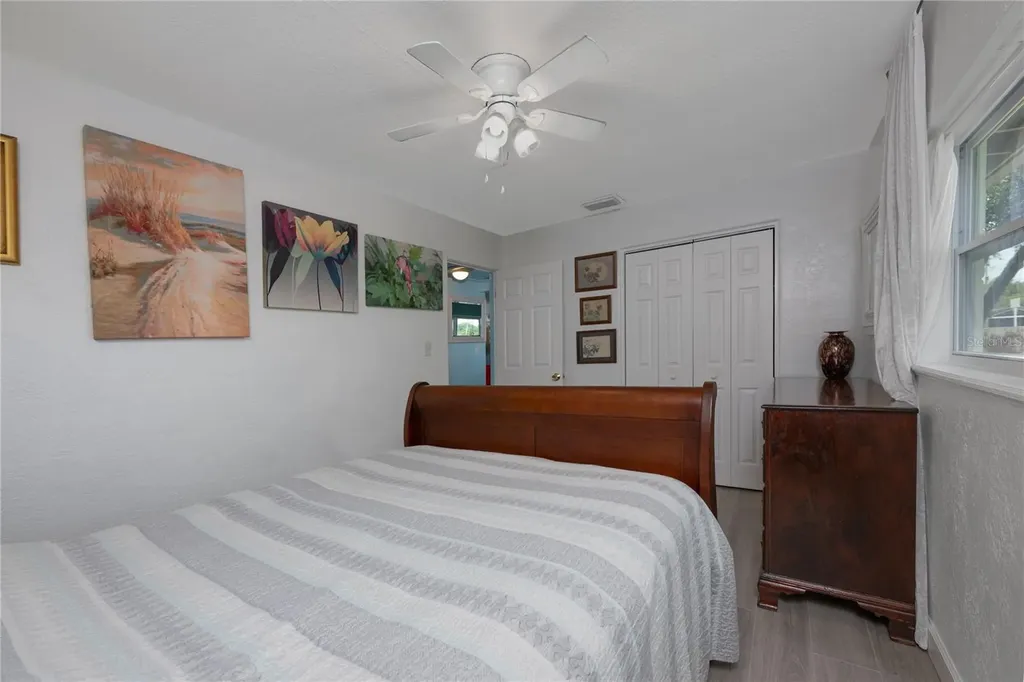 2702 S Shine Avenue Orlando FL 32806