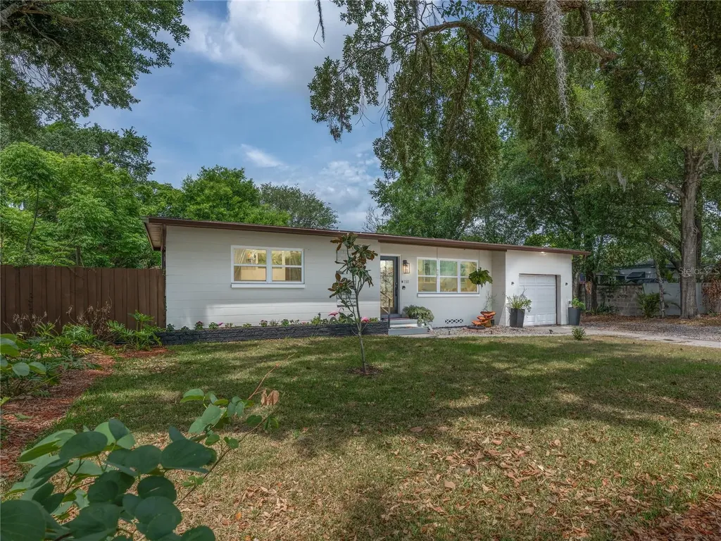 2702 S Shine Avenue Orlando FL 32806