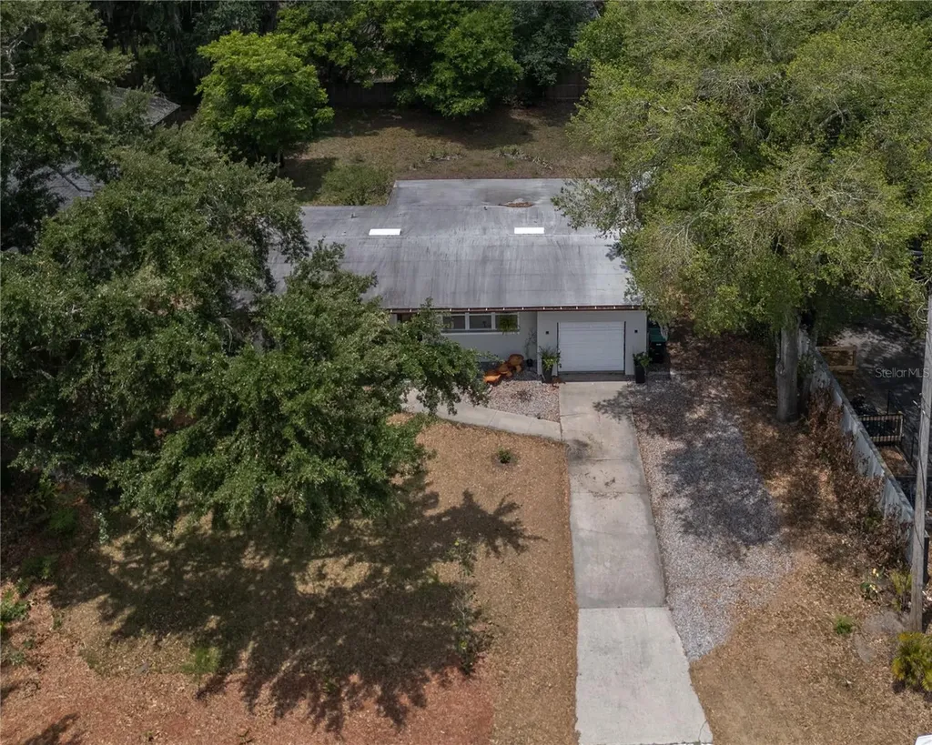 2702 S Shine Avenue Orlando FL 32806